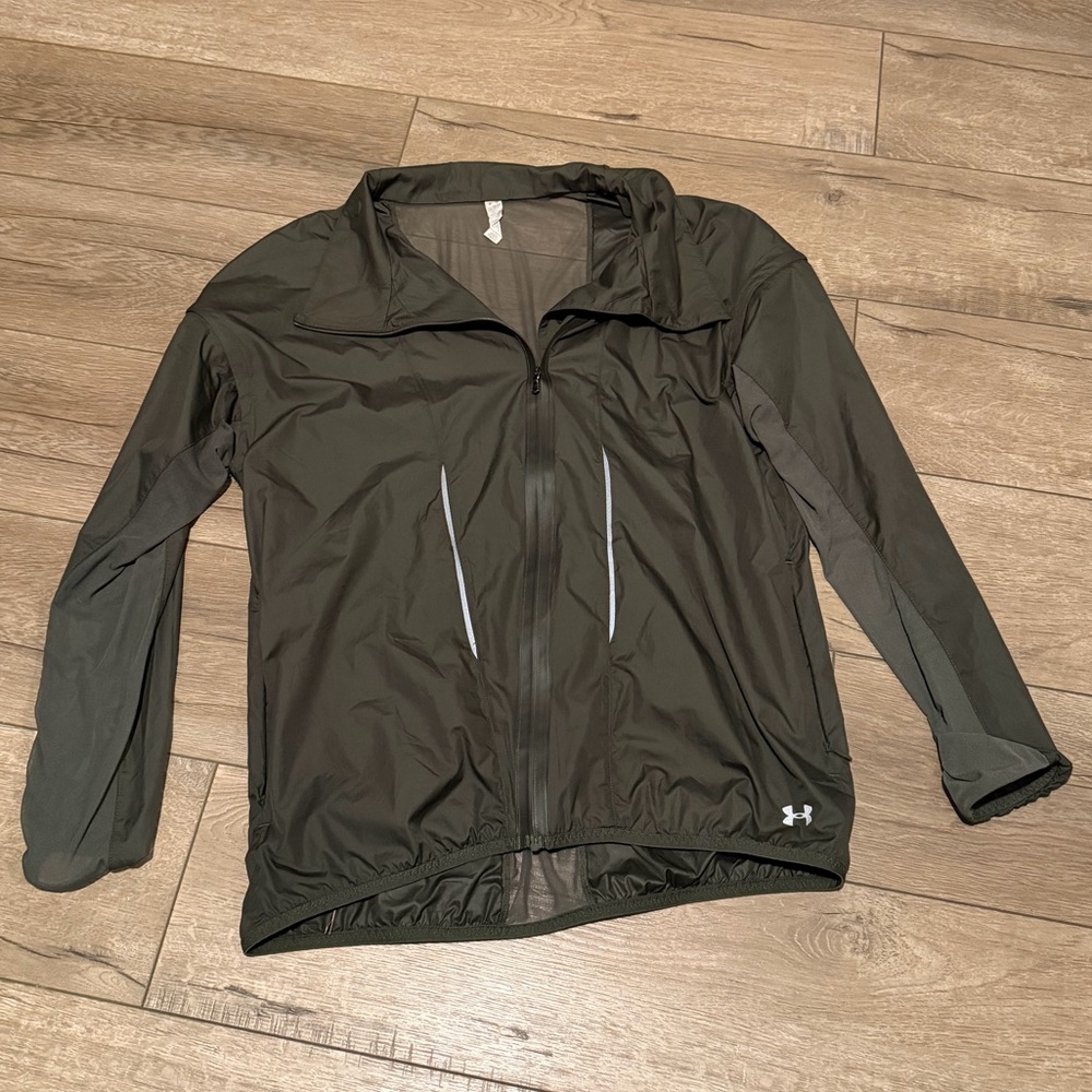 Under Armour• windbreaker💚